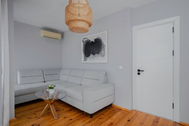 Modern 1BD Flat with AC & Balcony | Sofia Airport