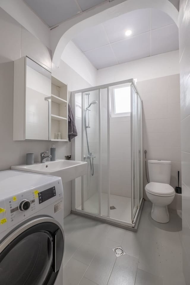 Spacious & Central 2BR with Terrace, Cozy & Modern