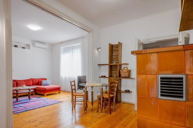 Sofia's Vintage Gem: Spacious 2BD Flat on Solunska