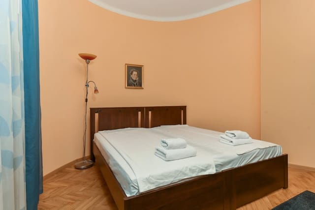 Sofia Retro - Top Center 1-BDR Apartment - Photo 2