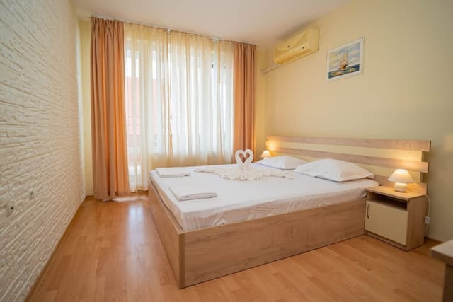 The Sea Balcony - 1BD Apartment by Flat Manager