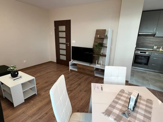 Апартамент Комфорт 2 близо до летището - Photo 3