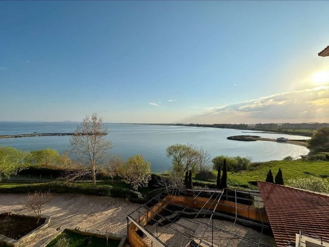 Cozy Aheloy  Marina Cape  Nice 2 bed sea view