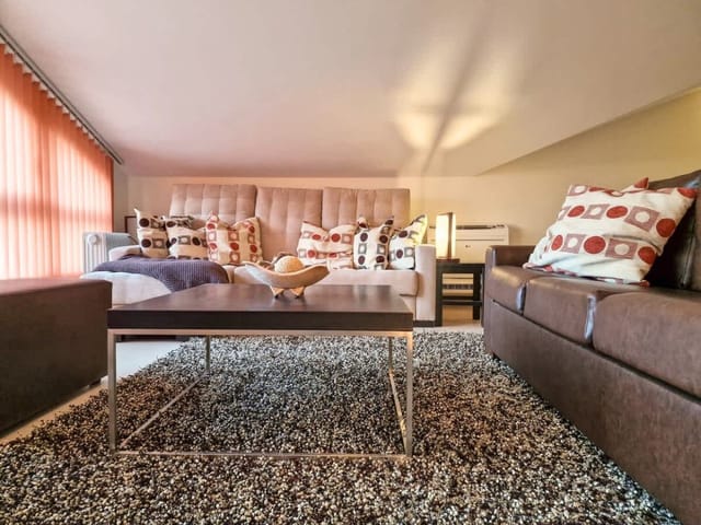 Glazne River View - 2BDR | 2BTHR Flat with a View