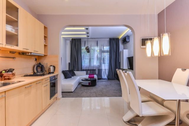 Extravaganzzo - Super Central One Bedroom Modern - Photo 2