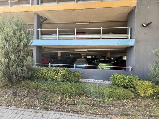 Big 5 Story Parking with security