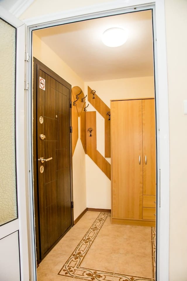 Spacious & Sunny Maisonette w/ Terrace near Centre