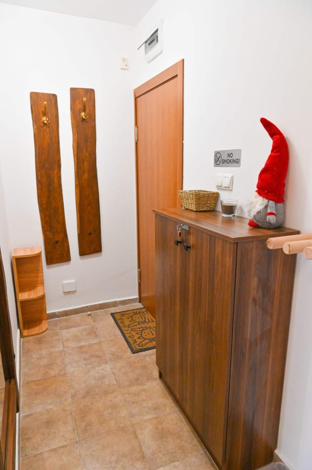 Comfortable 2-Bedroom Apartment Near the Ski Lift