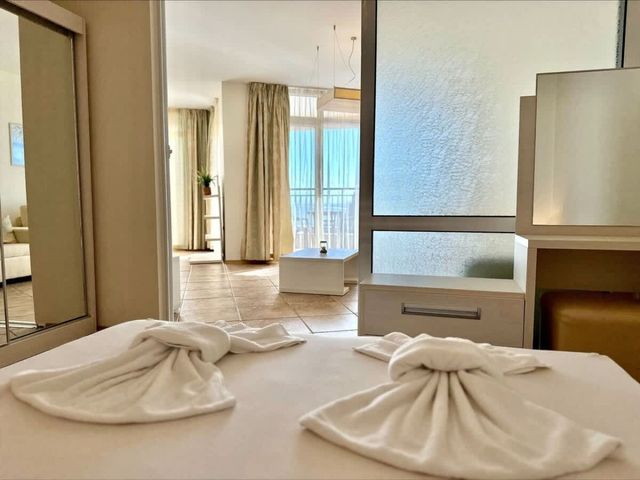 Aheloy Palace - Luxury apartment for 5 person