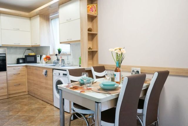 Comfortable 2BR Urban Getaway in City Center - Photo 2