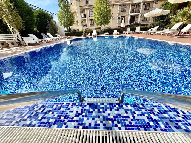 Cozy 1-Bedroom Apartment in Royal Bay