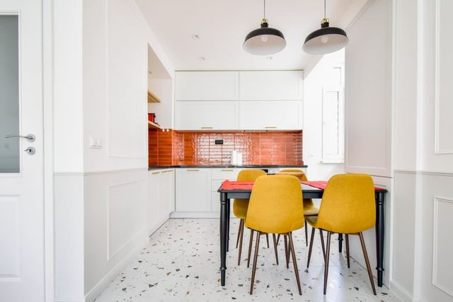 Stylish 2BD with Balcony & Desk near Vitosha Blvd