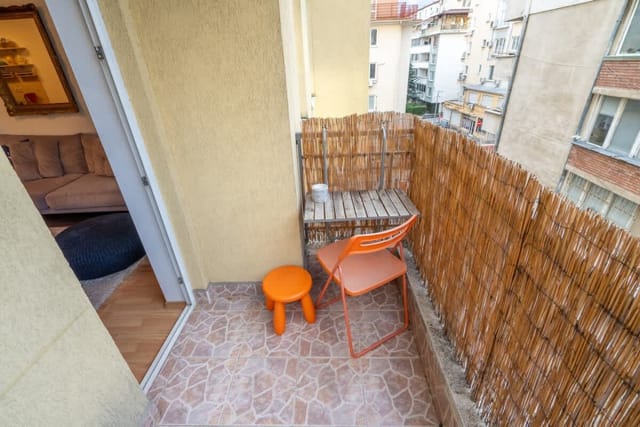 1 Bedroom Natural Condo