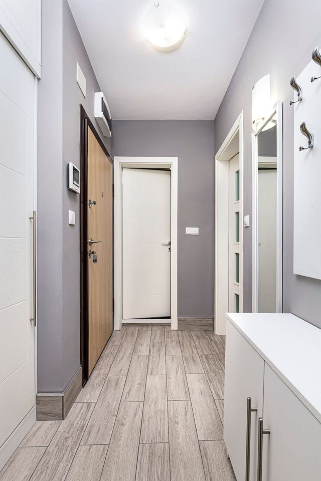 Beautiful 1BD Apartment with a Parking Spot