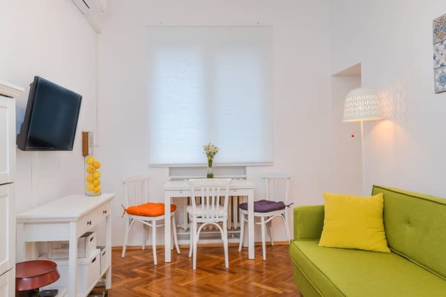 The Charming Home | 1-Bedroom TOP Central Flat