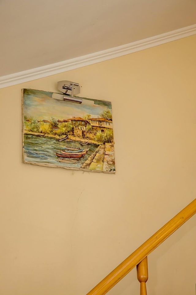 Spacious & Sunny Maisonette w/ Terrace near Centre