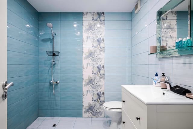 City Haven: Expansive Apartment in Prime Location