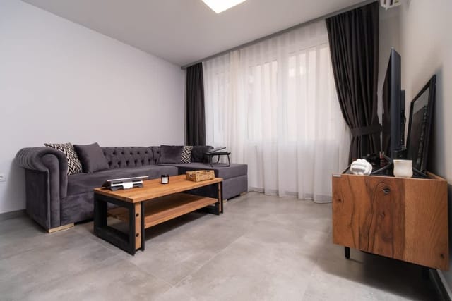 Central Plovdiv: Modern 1BR with Netflix & Balcony