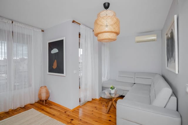 AeroLuxe Living 1BD Apartment