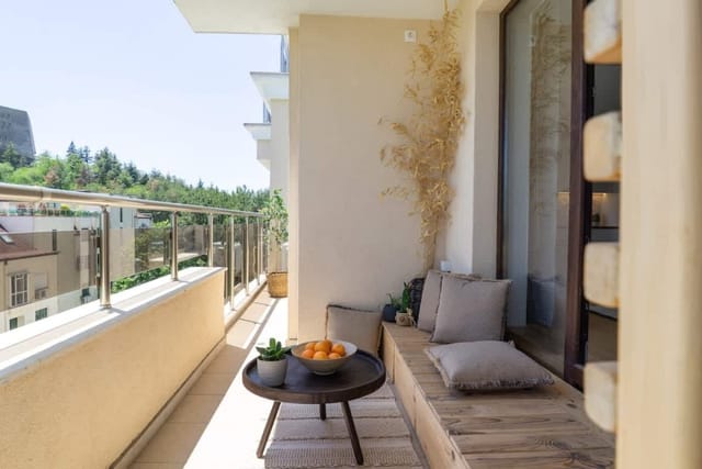 Smartly Designed Flat with Balcony &amp; Parking - Photo 3