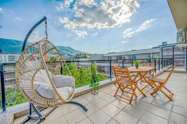 Tropicana Penthouse – 1BD Free parking