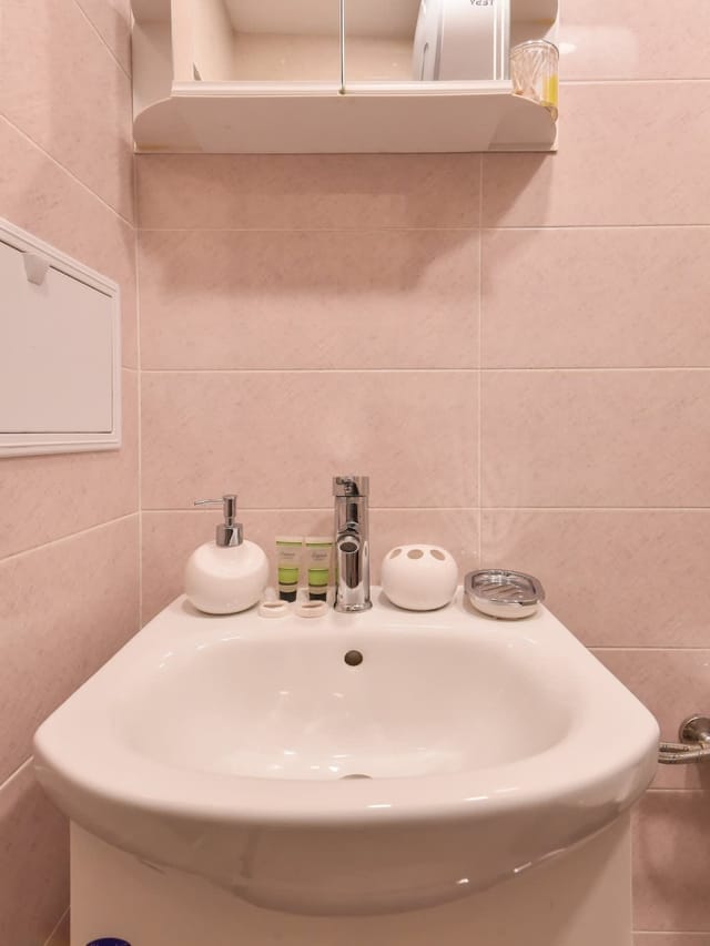 Vintage Spot - Colorful One-Bedroom Apartment