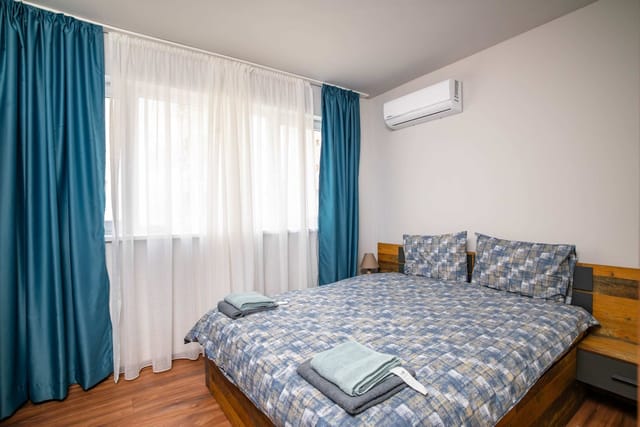 Stylish 1 Bedroom Apartment - Quiet & Comfortable