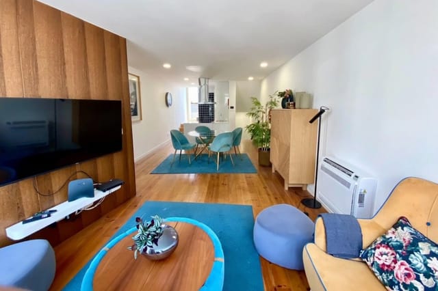 2 BDR & 2 BTHR Duplex with 2 balconies