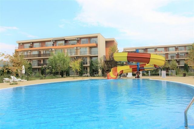 Holiday Cozy Apartament with Pool View