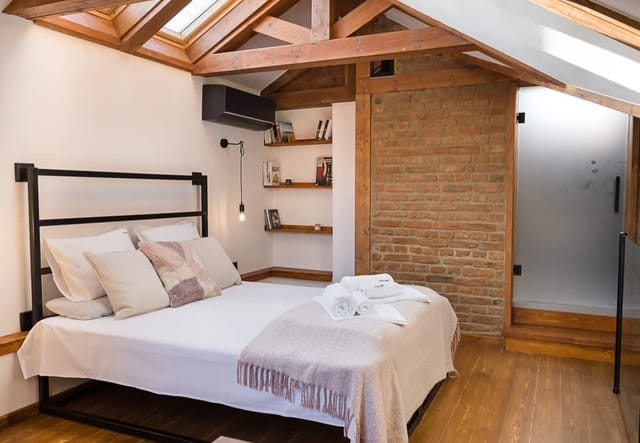 Stylish Maisonette Just Steps from the Sea Garden