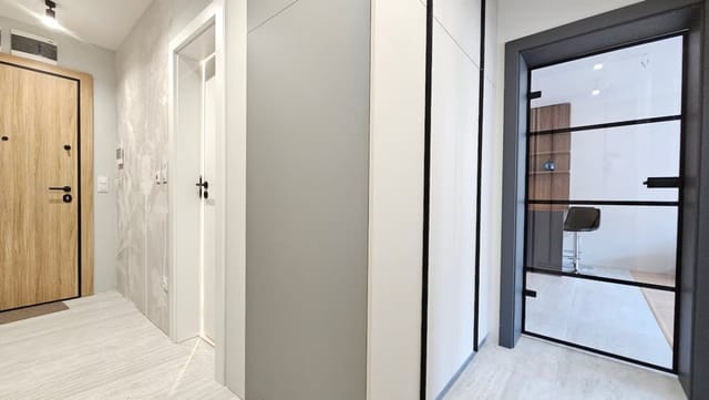 Bright Urban Stay with Parking