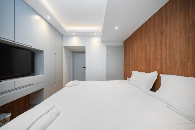 Modern 2BR in the Heart of the City