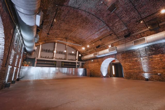 Three Railway Arch Industrial Venue with a Courtyard in Shoreditch