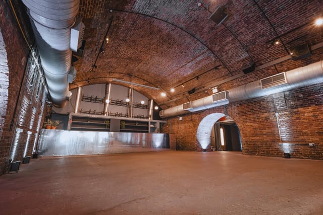 Three Railway Arch Industrial Venue with a Courtyard in Shoreditch