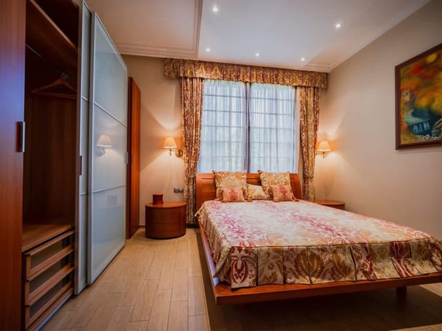 Luxury Villa with Pool- 4 Bedrooms in BlackSeaRama