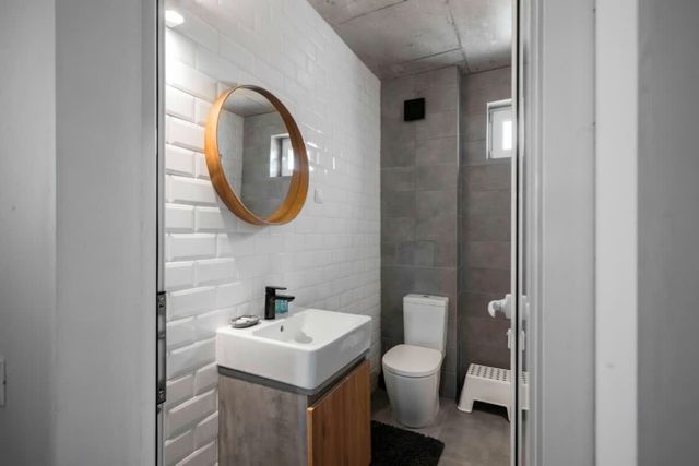 Bright and Cozy 1BD Apartment plus Desk