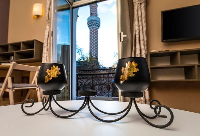 1BD Apartment with a Cute Balcony in Kapana