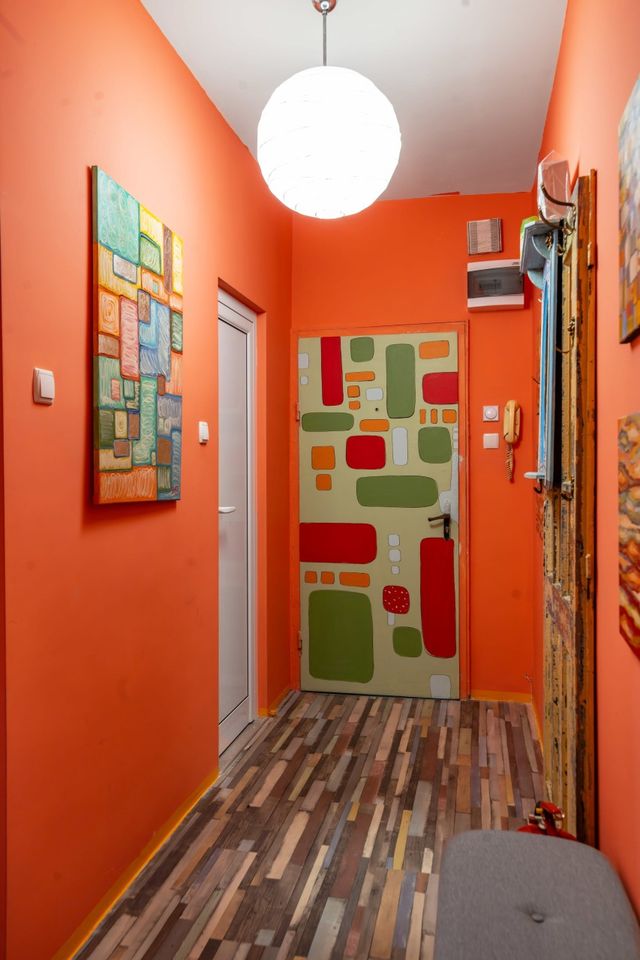 Life in Colours - Artistic 1BD Apartment