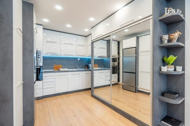 Zenith Apartment - Photo 3