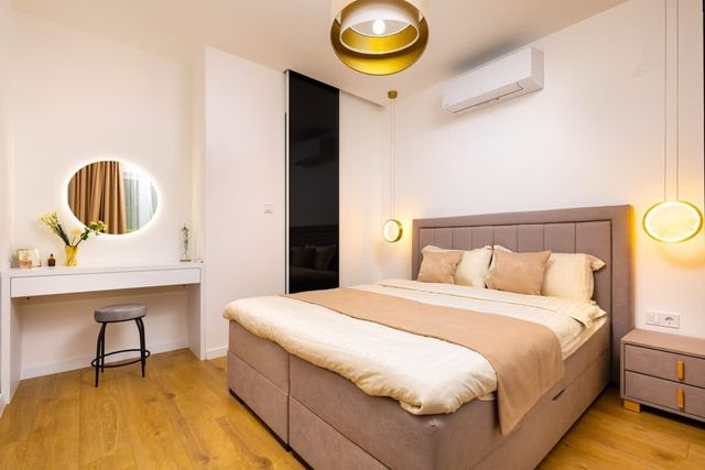 White&amp;Grey Two 1-BD Apartments - Photo 3