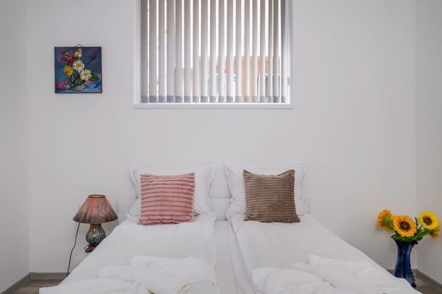 Central 1BD Next to Womens Market and Sofia's Gems