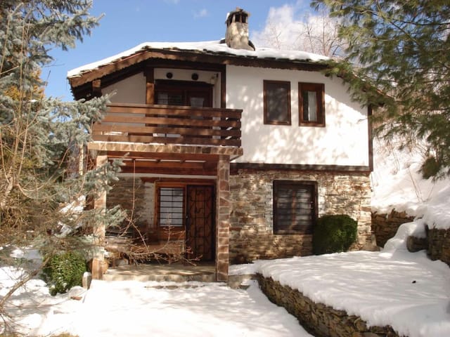 Old Marko's House Park and Lounge - Photo 2