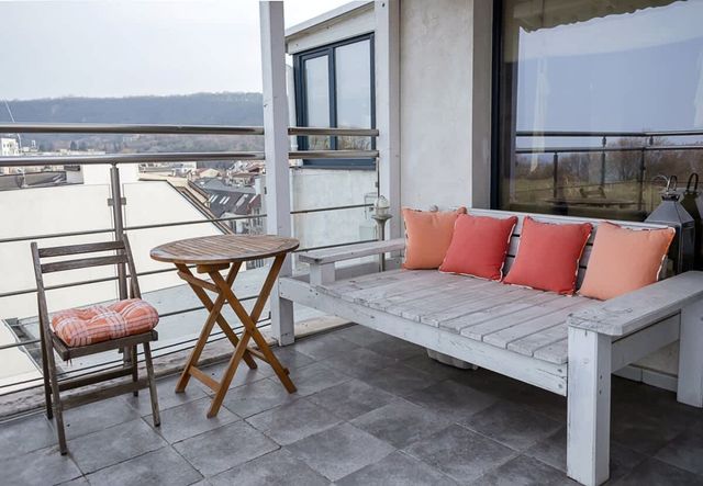 Modern Comfort & Vintage Charm with Panoramic View