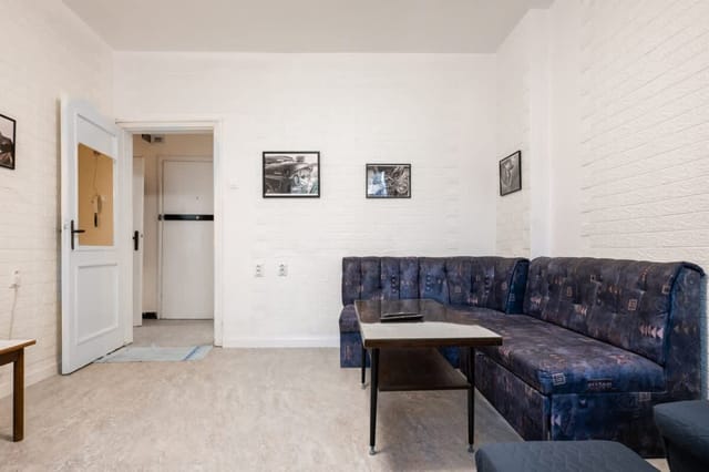 Living next to Eagles Bridge: Central 1-BD flat