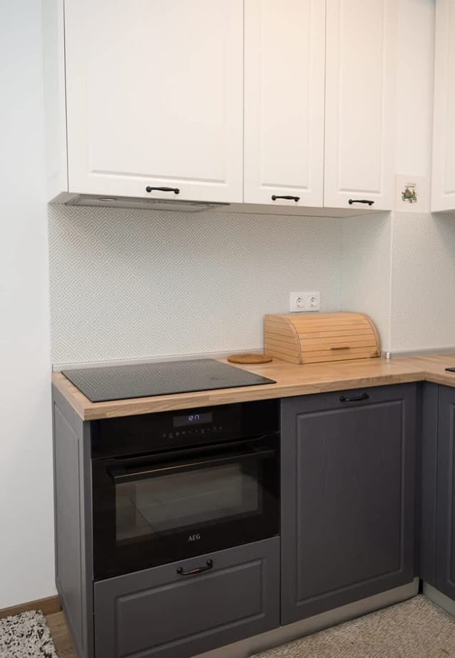 Modern 2-Bedroom Flat with Balcony in Azur Premium