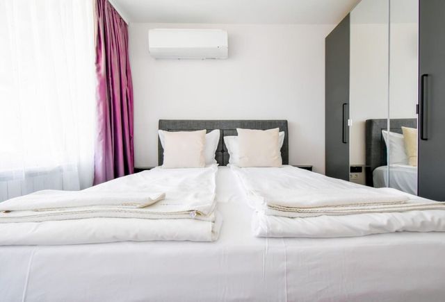 Contemporary City Stay - Photo 3