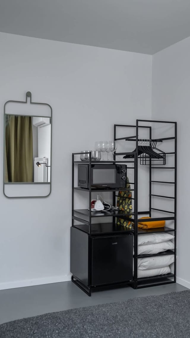 Aviva City Stay – Yellow Vibe Studio