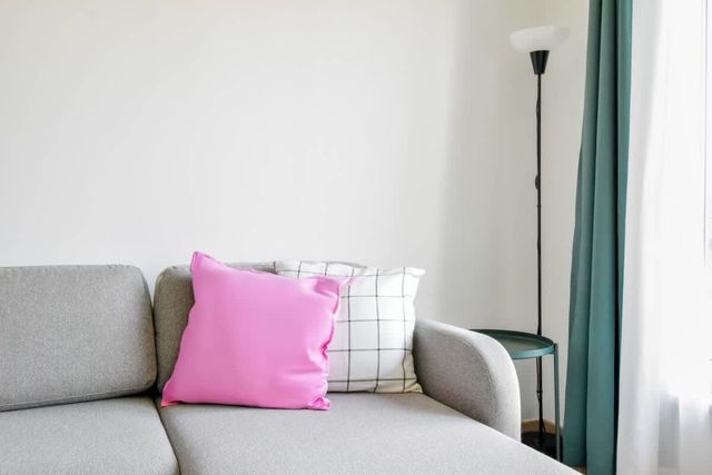 Scandinavian Charm - Central 1BD with Desk - Photo 4