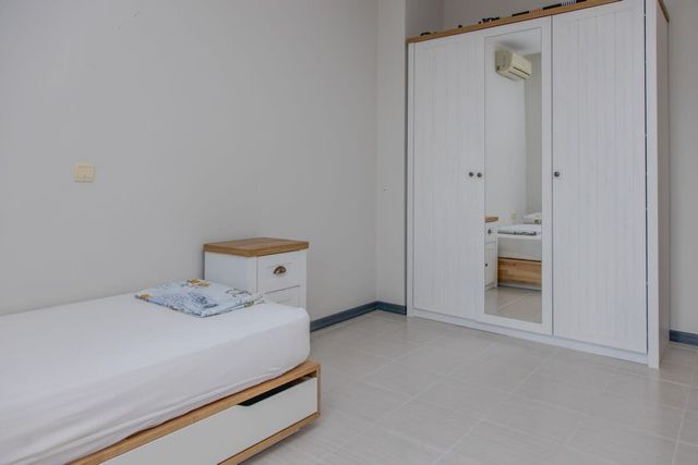 Lovely 3BD flat with Parking and Sea View