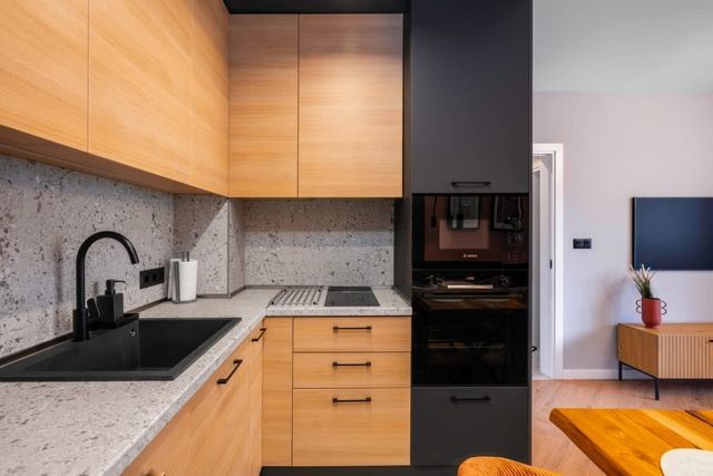 Modern&Central 2-BD with Parking